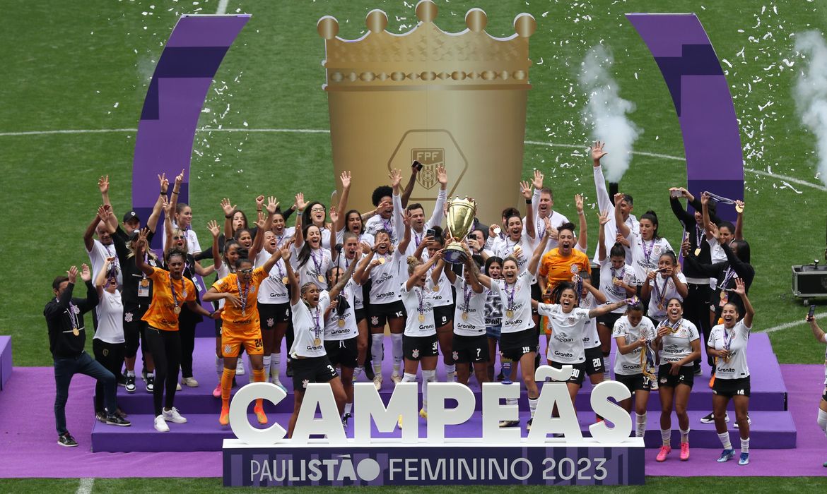 Futebol Feminino no Brasil: Corinthians domina 2023 com quatro títulos;  veja lista com todas as campeãs